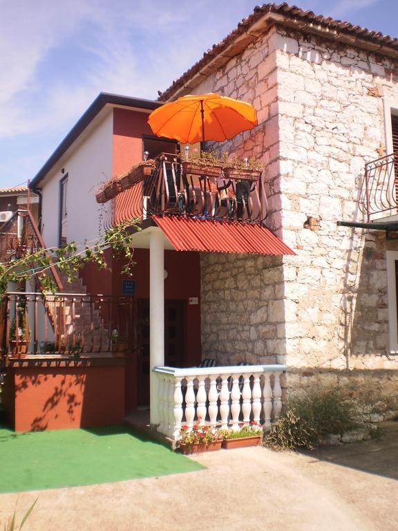 Apartments Katarina Umag Bagian luar foto